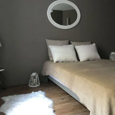 60 Rue Du Port Apartmán